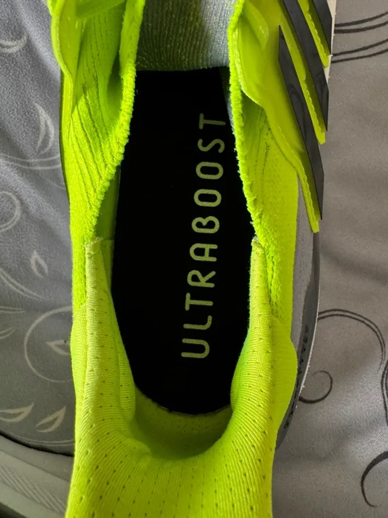 Adidas Ultraboost 5 bike usato — immagine 3 di 6