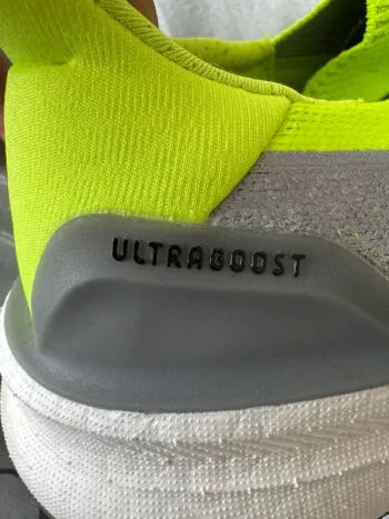 Adidas Ultraboost 5 bike usato — immagine 4 di 6