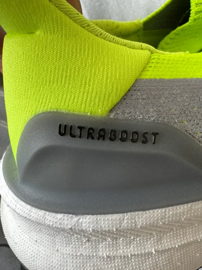 Adidas Ultraboost 5 bike usato — immagine 4 di 6