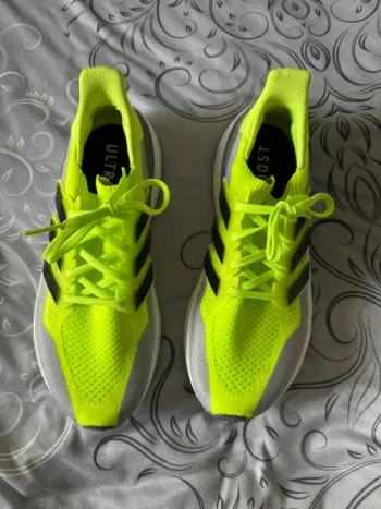 Adidas Ultraboost 5 Running Shoes usato