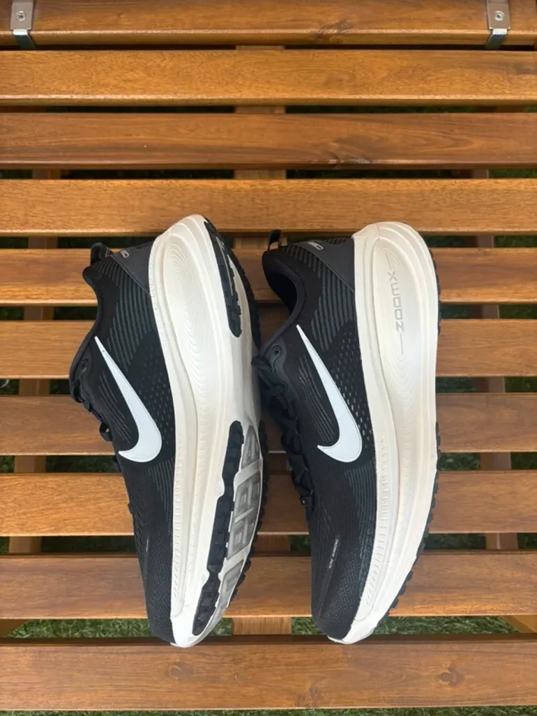 Nike Vomero 18 bike d'occasion — image 3 sur 6