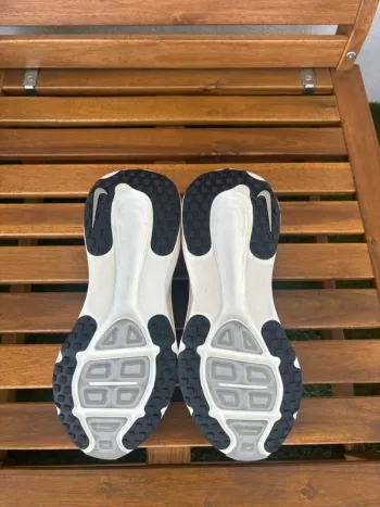 Nike Vomero 18 bike d'occasion — image 5 sur 6