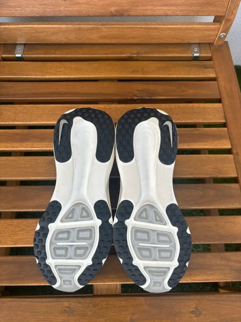Nike Vomero 18 bike d'occasion — image 5 sur 6