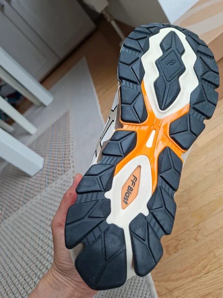 Used Asics Gel-Quantum 360 VII bike — image 5 of 10