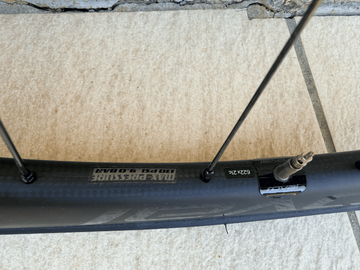 Used Roval Rapide C38 Wheelset bike — image 2 of 3