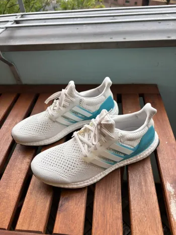 Used Adidas Ultraboost DNA 4.0 Running Shoes