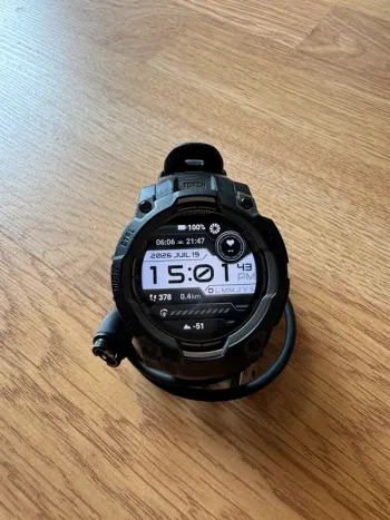 Garmin Instinct 3 AMOLED bike d'occasion — image 2 sur 3
