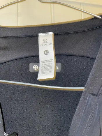 Used Lululemon Veste sans manches de course en sentier bike — image 3 of 3