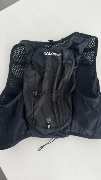 Used Salomon Trail Running Vest 8L bike — image 2 of 2