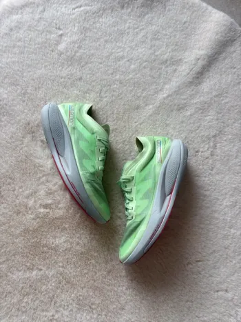 Used Salomon Phantasm Running Shoes
