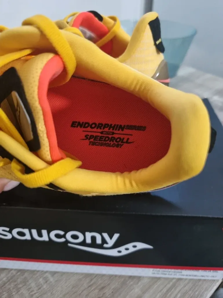 Used Saucony Endorphin Shift 2 bike — image 4 of 5