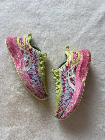 Used Asics Noosa Tri 16 Running Shoes
