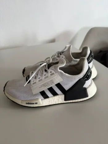Adidas NMD Running Shoes usato