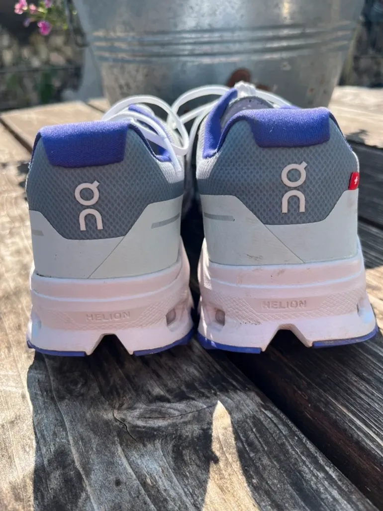 Used On Running On Schuhe Damen Gr. 37, 5 bike — image 7 of 9
