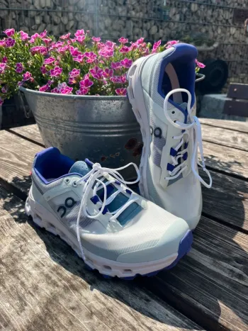 Used On Running On Schuhe Damen Gr. 37, 5 Running Shoes