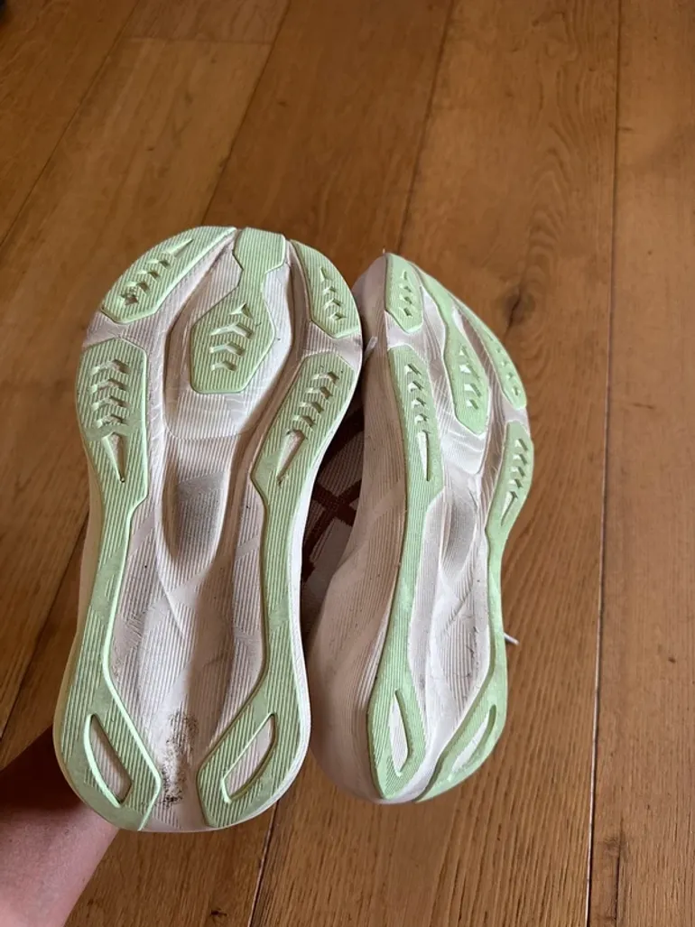 Used Asics novablast 6 bike — image 3 of 5