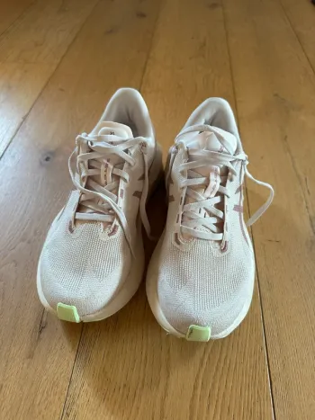 Used Asics novablast 6 bike — image 2 of 5