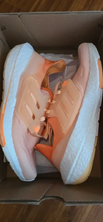 Used Adidas Ultraboost 22 Running Shoes