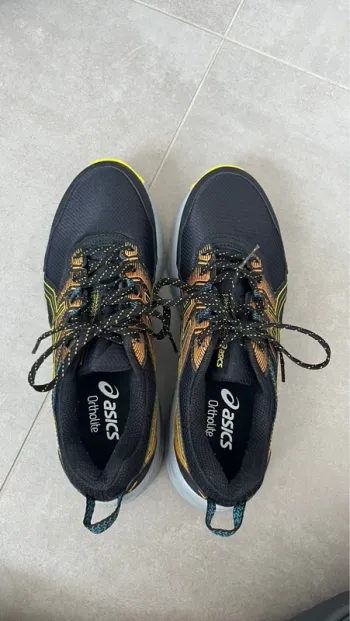 Used Asics Gel-venture 9 Running Shoes