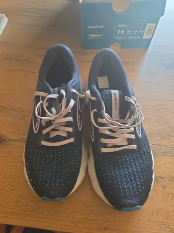 Used Brooks Glycerin 20 Running Shoes