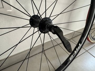 Used Giant PR - 2 bike — image 3 of 5
