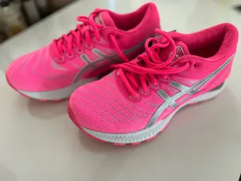 Used Ideal GEL-Nimbus 22 Running Shoes