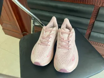 Rose Chaussure Hoka taille 39 bike d'occasion — image 3 sur 4