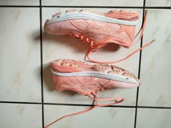 Tweedehands Asics Baskets femme pointure 39, 5 bike — afbeelding 4 van 7
