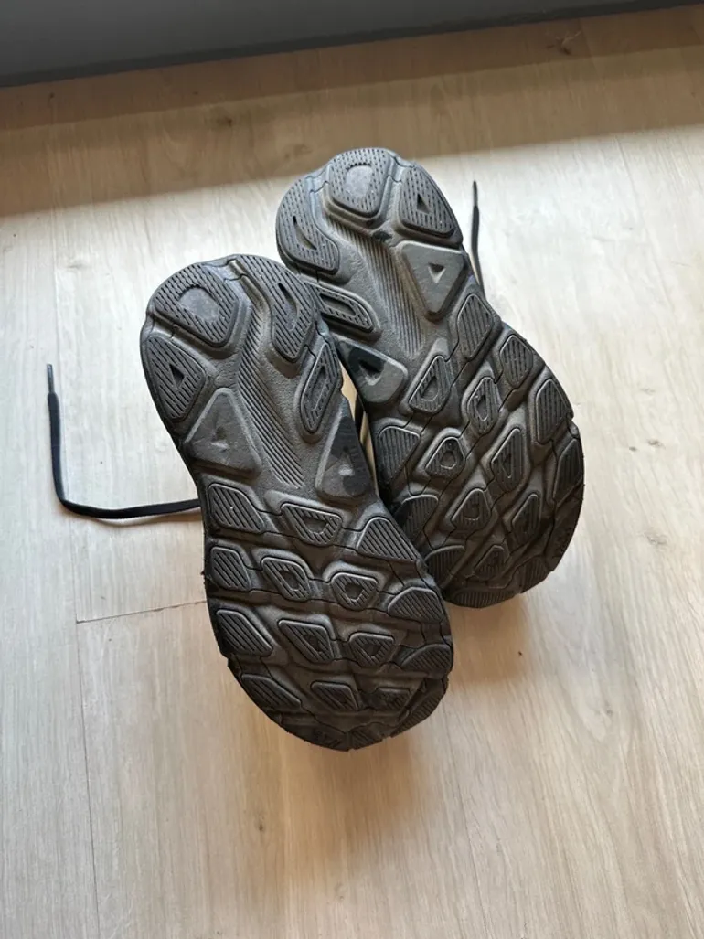 Used Hoka Clifton 9 bike — image 3 of 4