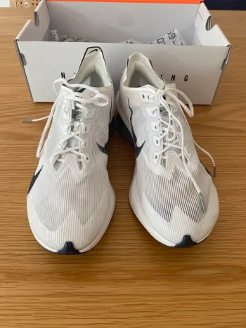 Used Nike Zoom Vaporfly Next % 4 bike — image 4 of 6