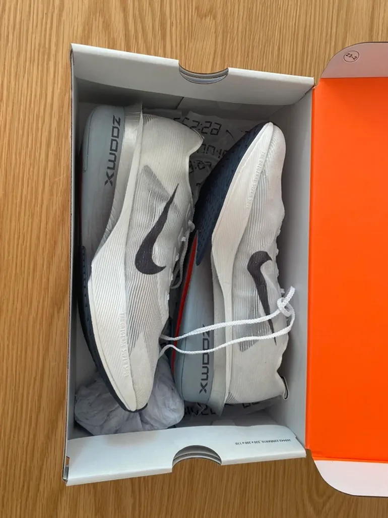 Used Nike Zoom Vaporfly Next % 4 bike — image 2 of 6