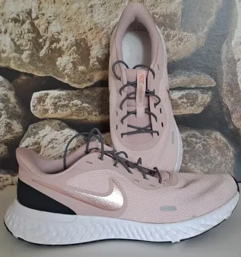 Rose NIKE Revolution 5W Running Shoes usato