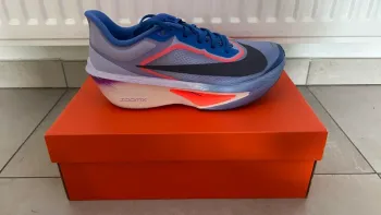 Used Nike Zoom Fly 6 bike — image 2 of 8
