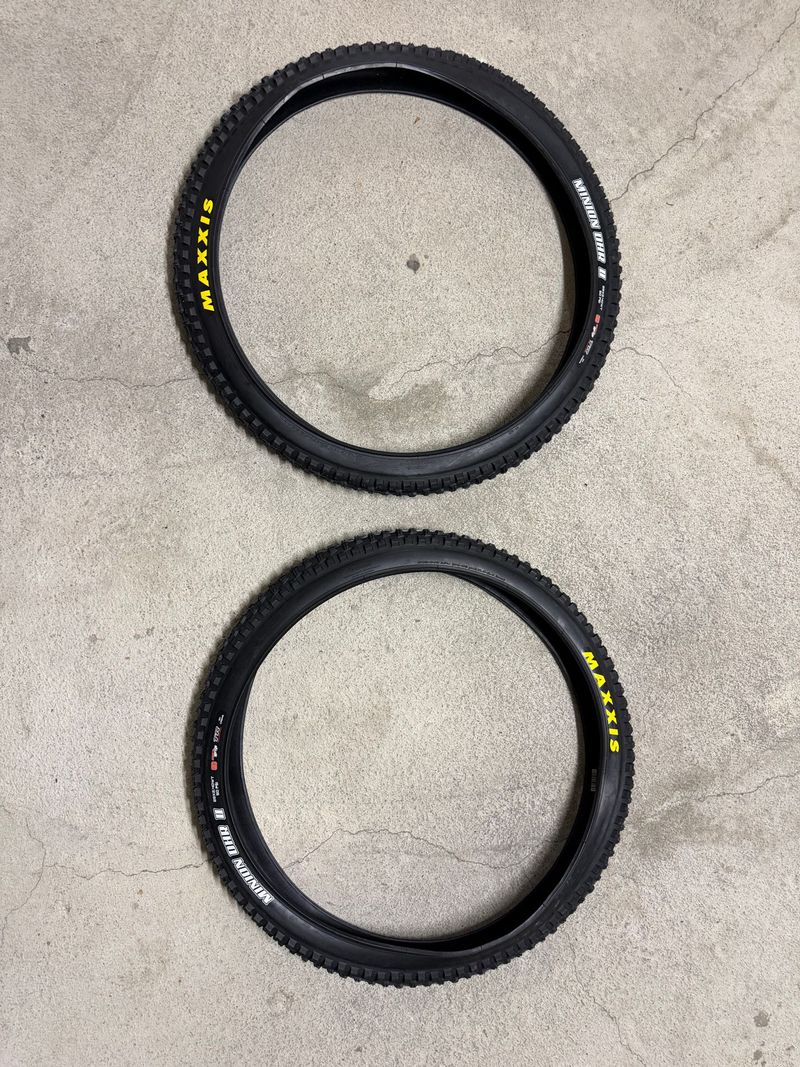 Used Maxxis Minion DHR Tyres & Tubes
