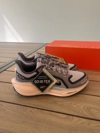 Pegasus Nike Air Zoom 41 GORE-TEX bike usato — immagine 4 di 6