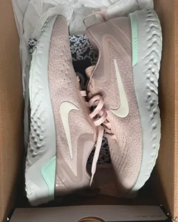 Used Rose Nike Baskets Running Shoes