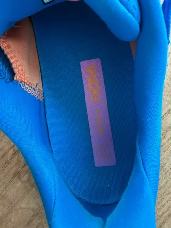 Used Hoka Arahi 6 bike — image 3 of 9
