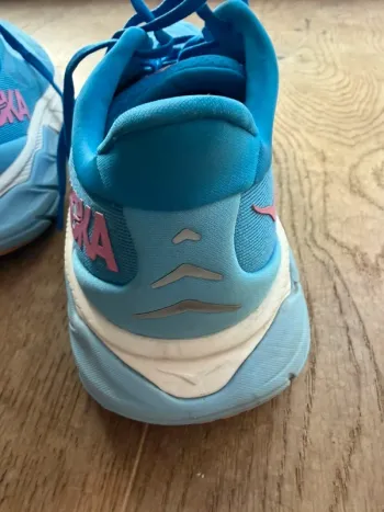 Used Hoka Arahi 6 bike — image 8 of 9