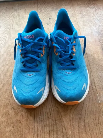Used Hoka Arahi 6 Running Shoes