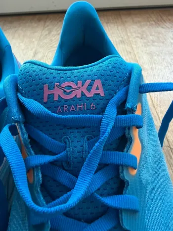 Used Hoka Arahi 6 bike — image 2 of 9