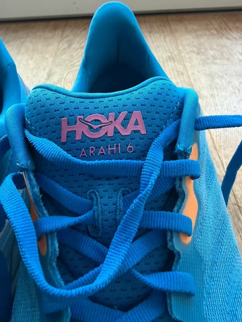 Used Hoka Arahi 6 bike — image 2 of 9