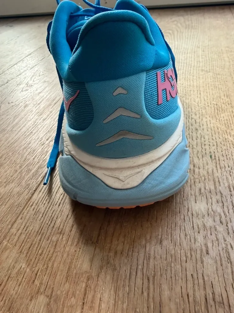 Used Hoka Arahi 6 bike — image 7 of 9