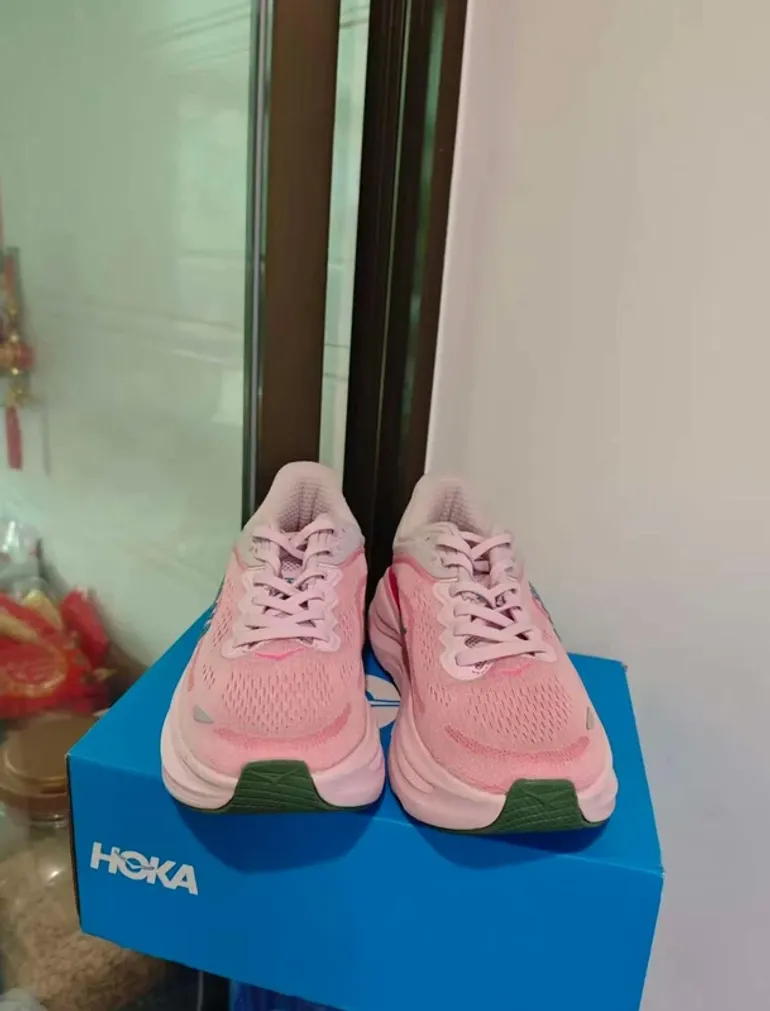 Used Hoka Shoes Size 37 bike — image 3 of 6