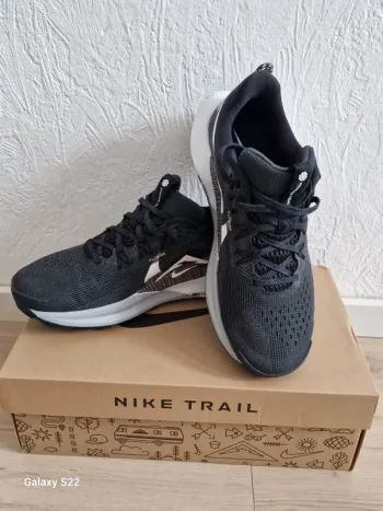 Used Nike Trail 5 Running Shoes
