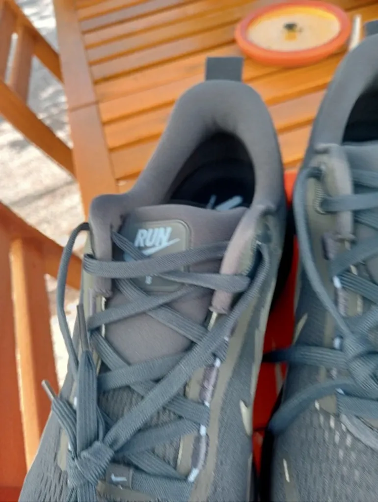 Nike Vomero 18 bike d'occasion — image 3 sur 5
