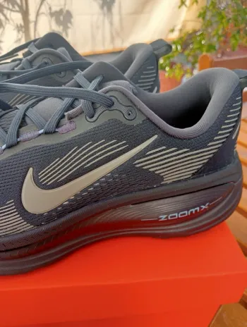 Nike Vomero 18 bike d'occasion — image 2 sur 5