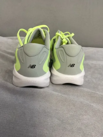 Używany New Balance Fresh Foam 680 bike — zdjęcie 3 z 5