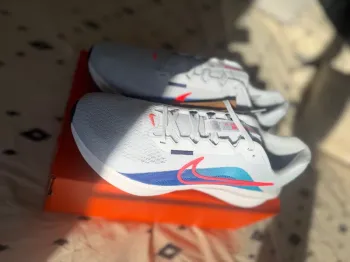 Käytetty Nike Downshifter 13 Running Shoes