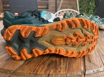 Used Hoka Mafate 5 bike — image 6 of 7