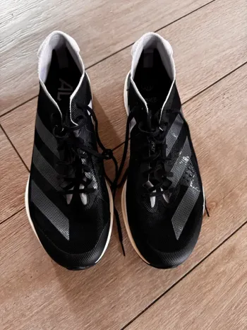 Käytetty Adidas Adizero Takumi Sen 9 Running Shoes